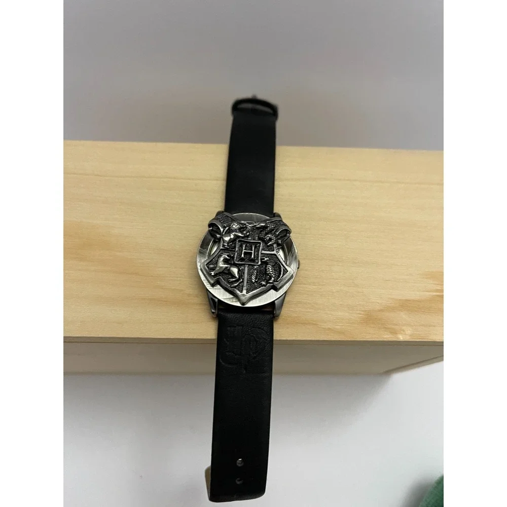 Harry Potter Hogwarts Crest Flip Top Watch Black Leather Band HC0079 Japan Movt
